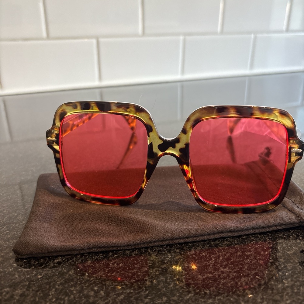 Tortoiseshell Square Sunglasses with Red Lenses - Women